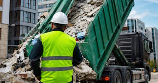 Вывоз строительного мусора в Острогожске: услуги лицензированной компании — ПроМусор